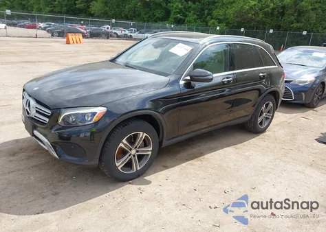 2016 Mercedes-Benz Glc 300 4Matic z USA, uszkodzony, nr VIN WDC0G4KB0GF081956